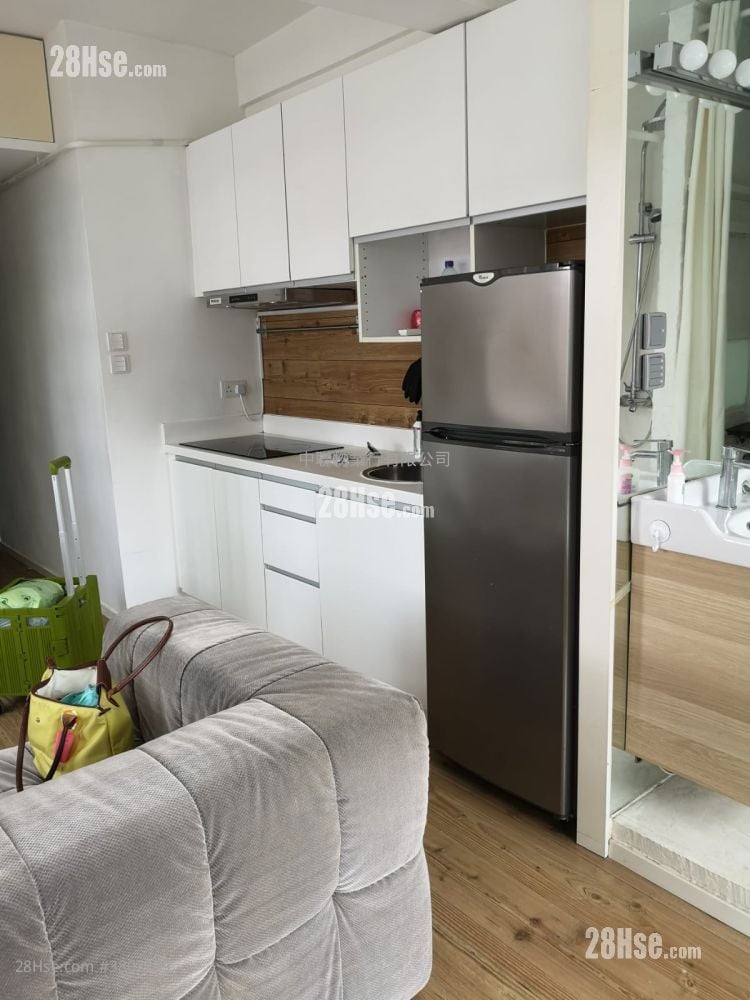 On Hong Building Rental Studio , 1 Bathroom 304 ft²