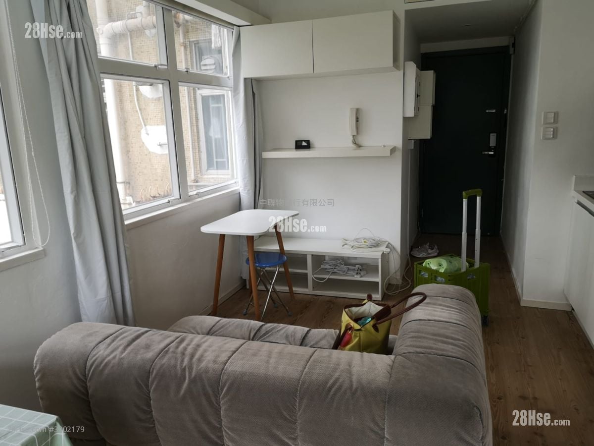 On Hong Building Rental Studio , 1 Bathroom 304 ft²