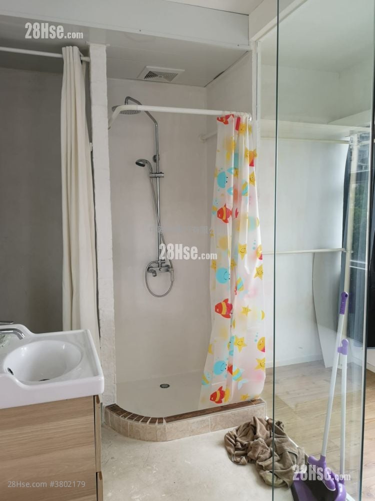 On Hong Building Rental Studio , 1 Bathroom 304 ft²