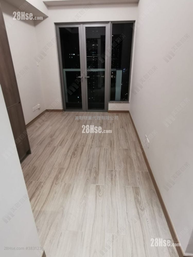 Park One Sell 2 Bedrooms , 1 Bathroom 367 ft²