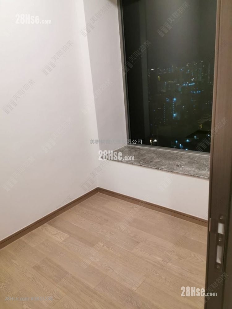 Park One Sell 2 Bedrooms , 1 Bathroom 367 ft²