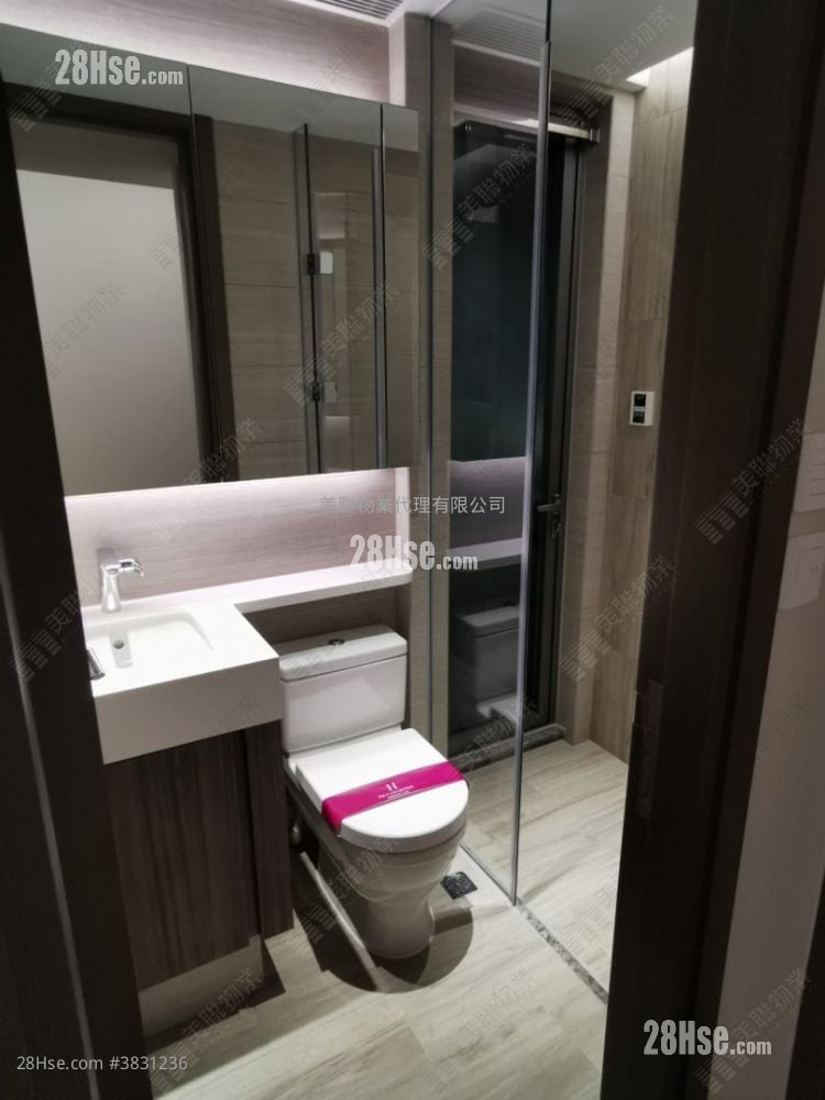 Park One Sell 2 Bedrooms , 1 Bathroom 367 ft²