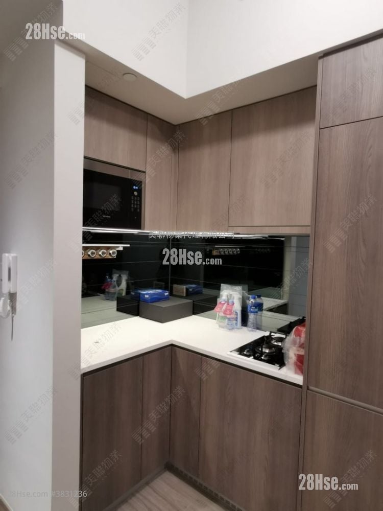 Park One Sell 2 Bedrooms , 1 Bathroom 367 ft²