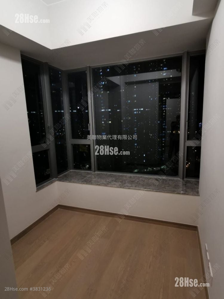 Park One Sell 2 Bedrooms , 1 Bathroom 367 ft²