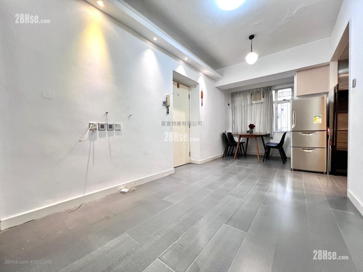 Apartment Rental 2 Bedrooms , 1 Bathroom 355 ft²