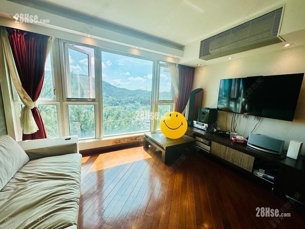 Hillview Court Sell 4 Bedrooms , 3 Bathrooms 1,338 ft²