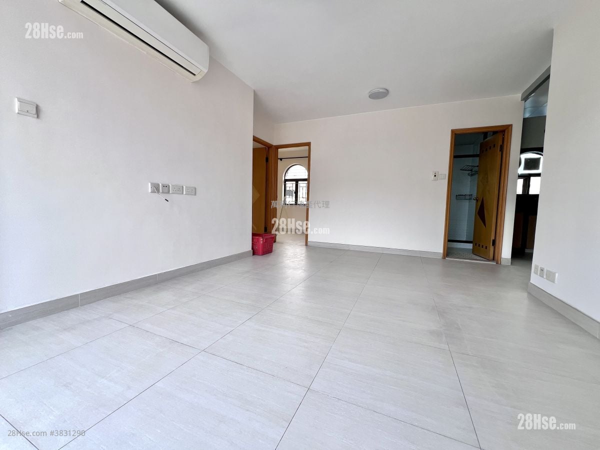 Village Rental 3 Bedrooms , 2 Bathrooms 780 ft²