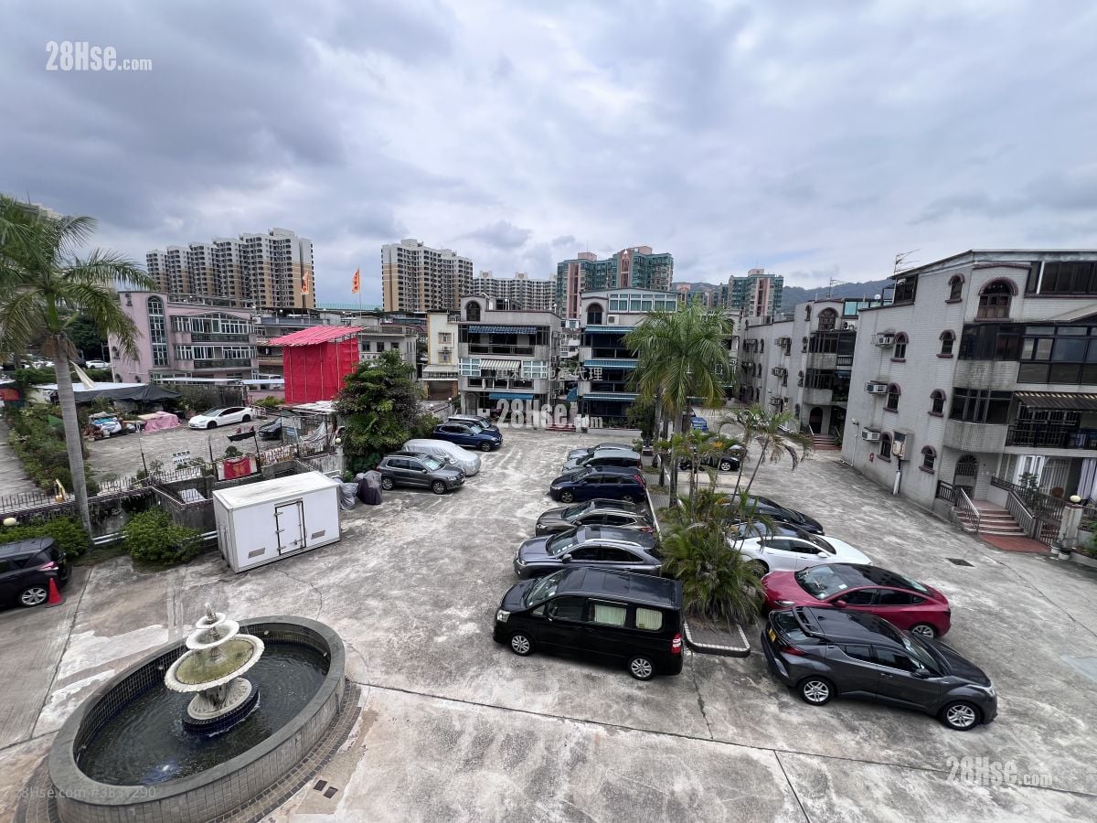 Village Rental 3 Bedrooms , 2 Bathrooms 780 ft²