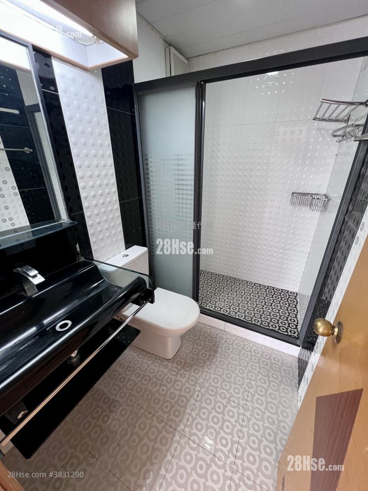 Village Rental 3 Bedrooms , 2 Bathrooms 780 ft²