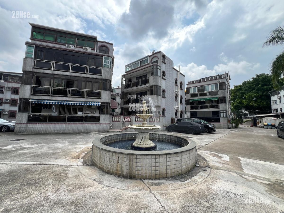 Village Rental 3 Bedrooms , 2 Bathrooms 780 ft²