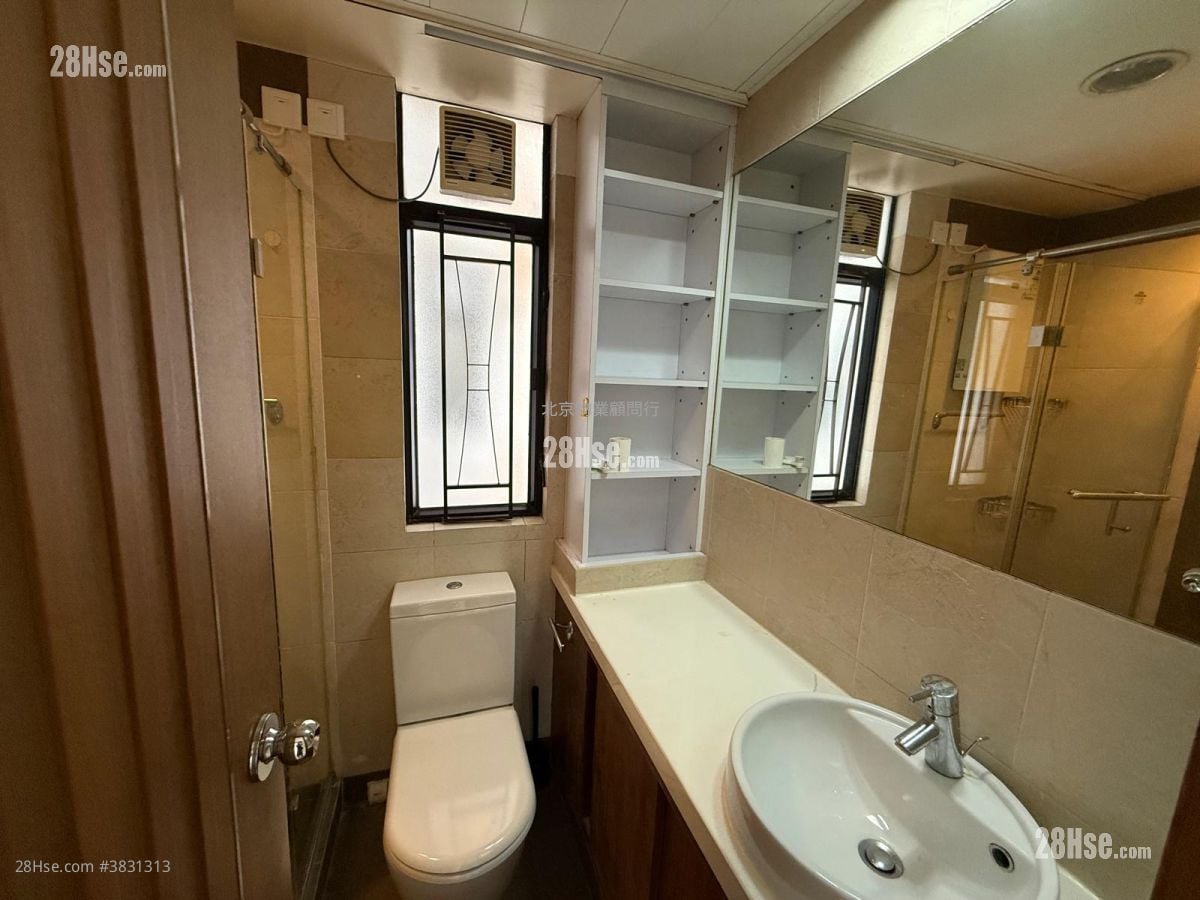 Kornhill Sell 3 Bedrooms , 2 Bathrooms 685 ft²