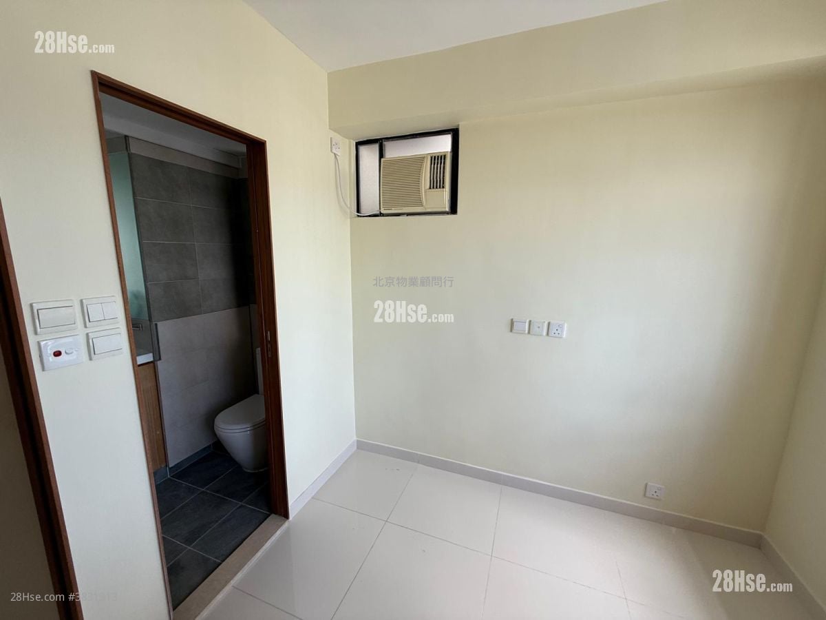 Kornhill Sell 3 Bedrooms , 2 Bathrooms 685 ft²