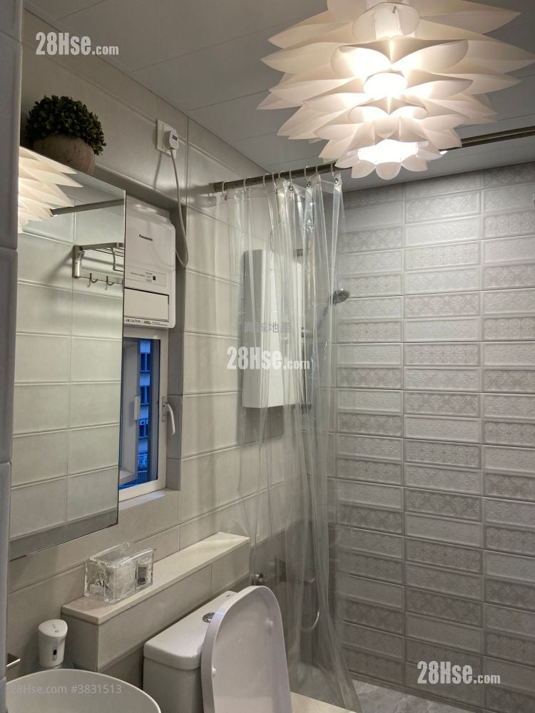 Maxluck Court Sell 2 Bedrooms , 2 Bathrooms 395 ft²