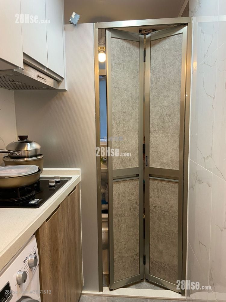 Maxluck Court Sell 2 Bedrooms , 2 Bathrooms 395 ft²