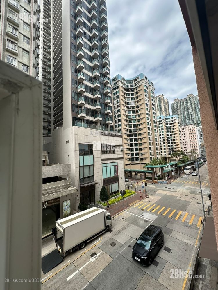 Sun Shing Centre Sell 2 Bedrooms , 1 Bathroom 287 ft²