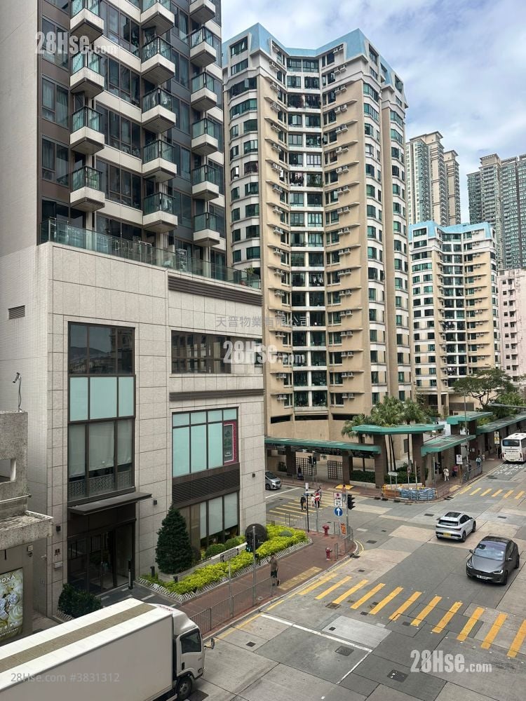 Sun Shing Centre Sell 2 Bedrooms , 1 Bathroom 287 ft²