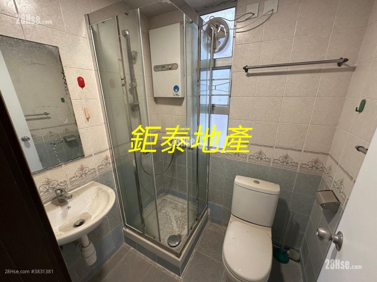 Tak Bo Building Sell 2 Bedrooms , 1 Bathroom 407 ft²