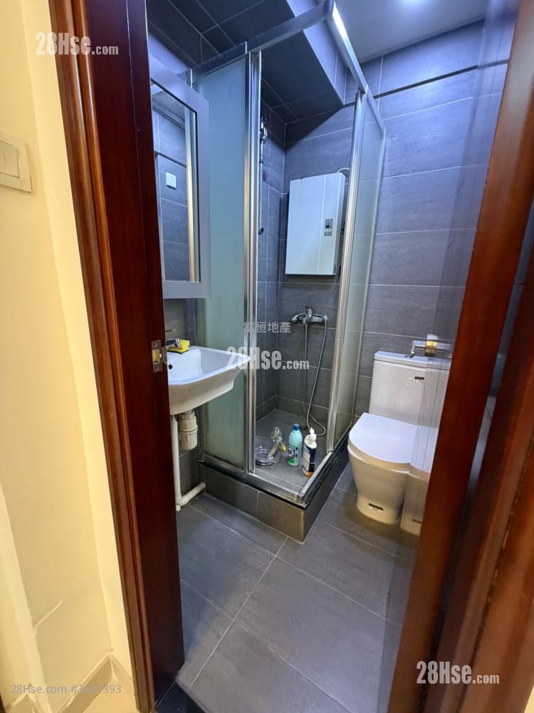 Golden Court Rental 2 Bedrooms , 1 Bathroom 274 ft²
