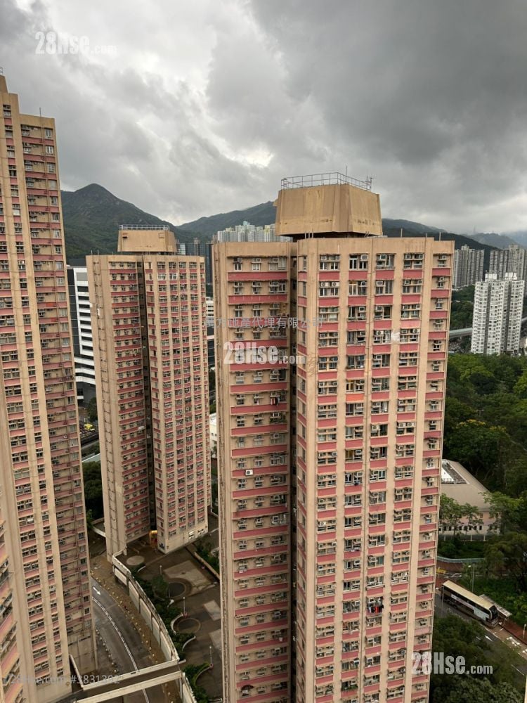 Yue Tin Court Sell 2 Bedrooms , 1 Bathroom 466 ft²
