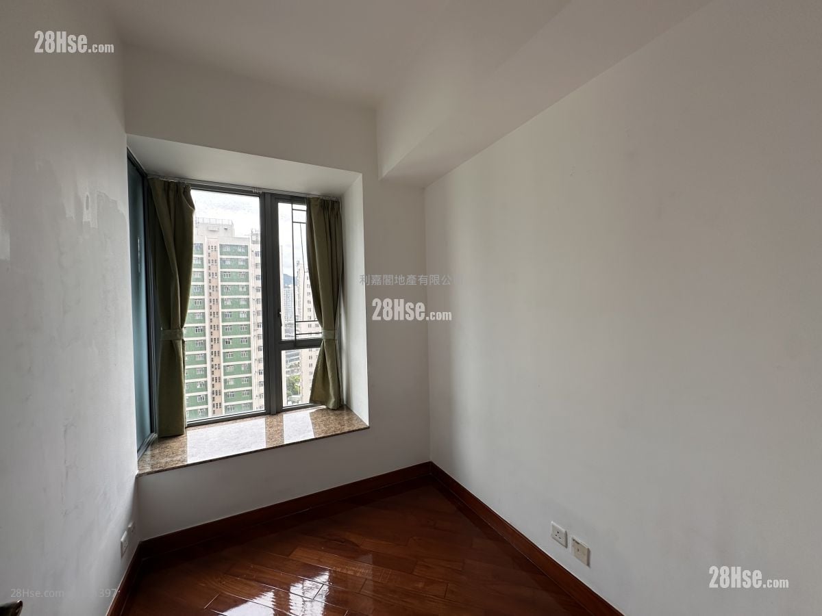 The Palazzo Rental 3 Bedrooms , 2 Bathrooms 936 ft²