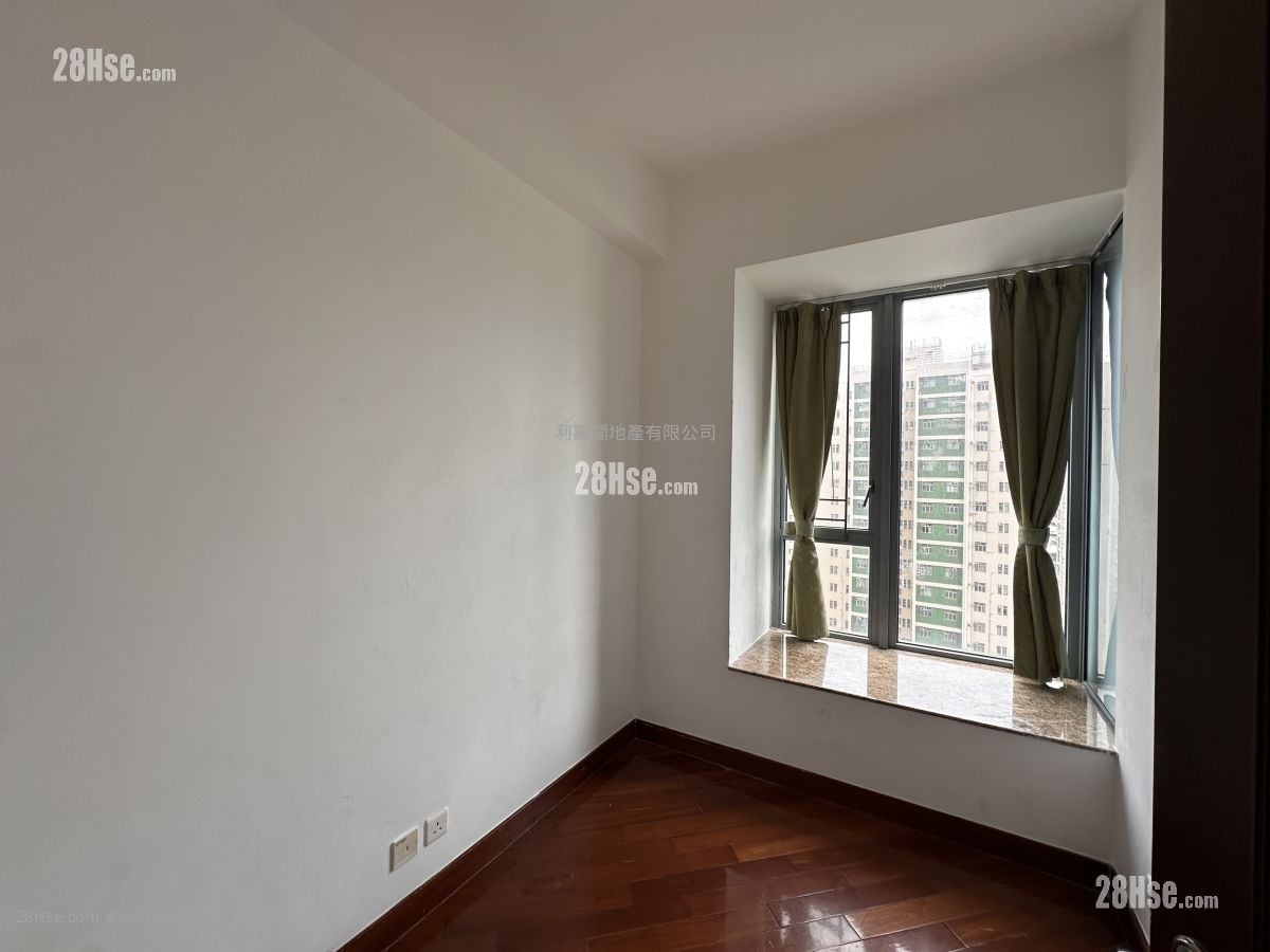The Palazzo Rental 3 Bedrooms , 2 Bathrooms 936 ft²