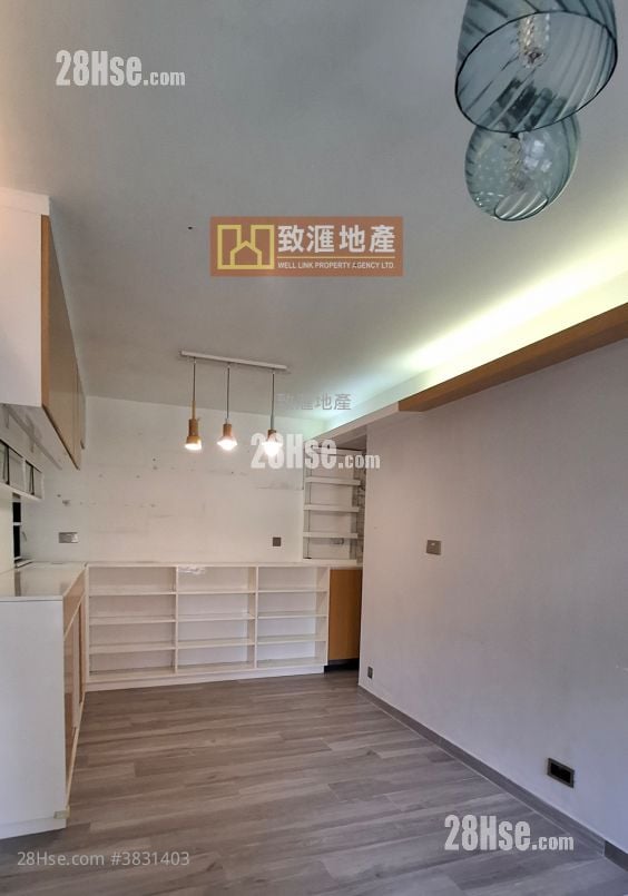 Ning Fung Court Sell 2 Bedrooms 506 ft²