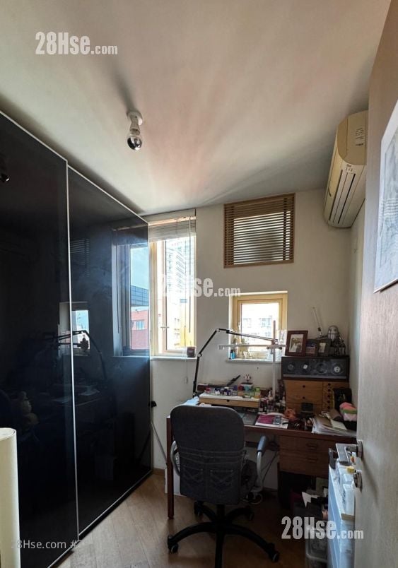 Harbour Place Sell 3 Bedrooms , 2 Bathrooms 589 ft²