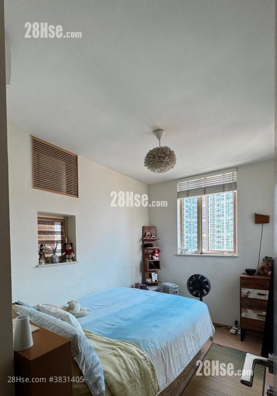 Harbour Place Sell 3 Bedrooms , 2 Bathrooms 589 ft²