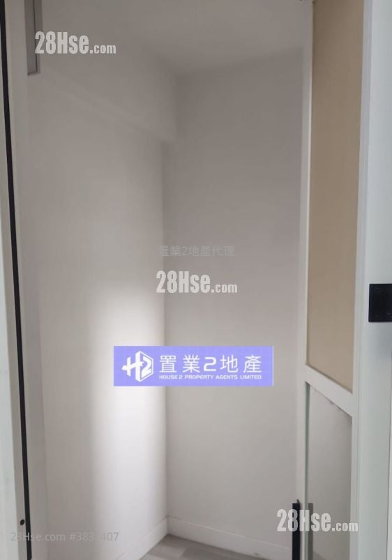 Cosmopolitan Estate Rental 1 Bedroom , 1 Bathroom 265 ft²