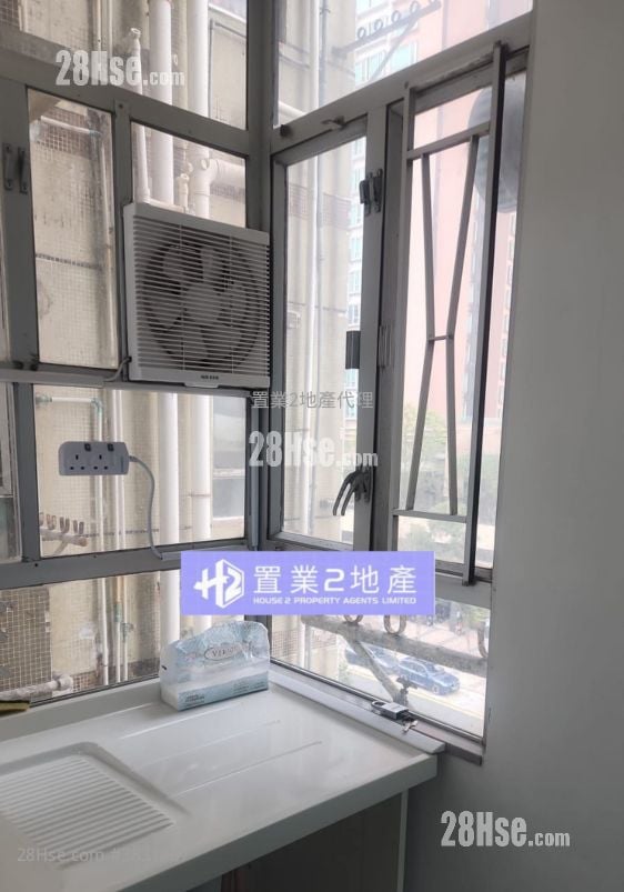 Cosmopolitan Estate Rental 1 Bedroom , 1 Bathroom 265 ft²