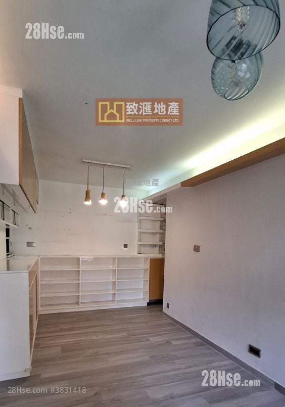 Ning Fung Court Sell 2 Bedrooms 506 ft²