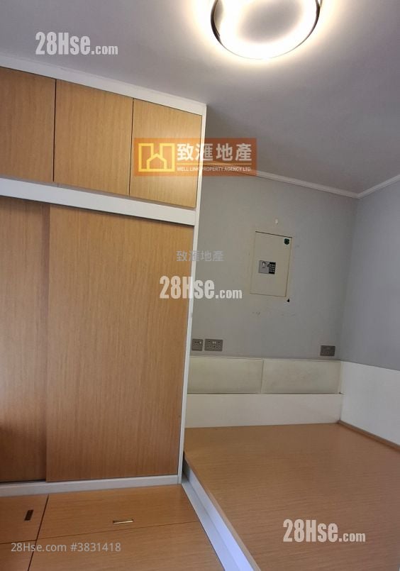 Ning Fung Court Sell 2 Bedrooms 506 ft²