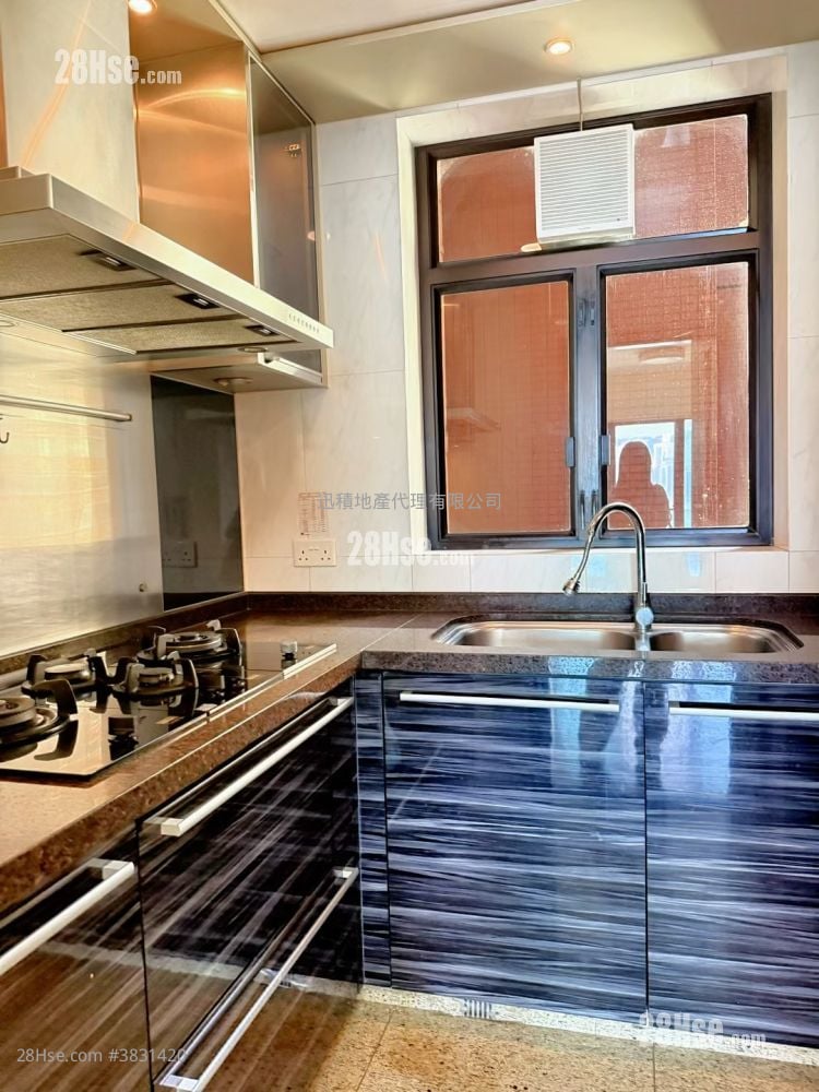 The Arch Sell 3 Bedrooms , 3 Bathrooms 846 ft²