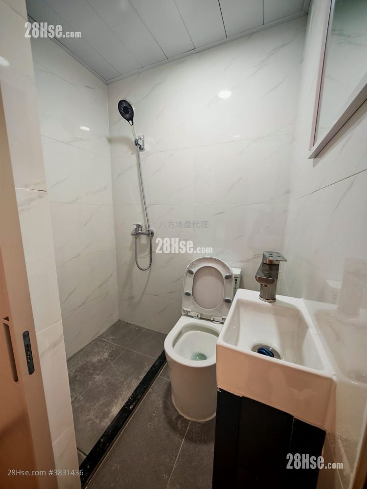 Kwun Tong Industrial Centre Rental Studio , 1 Toilet