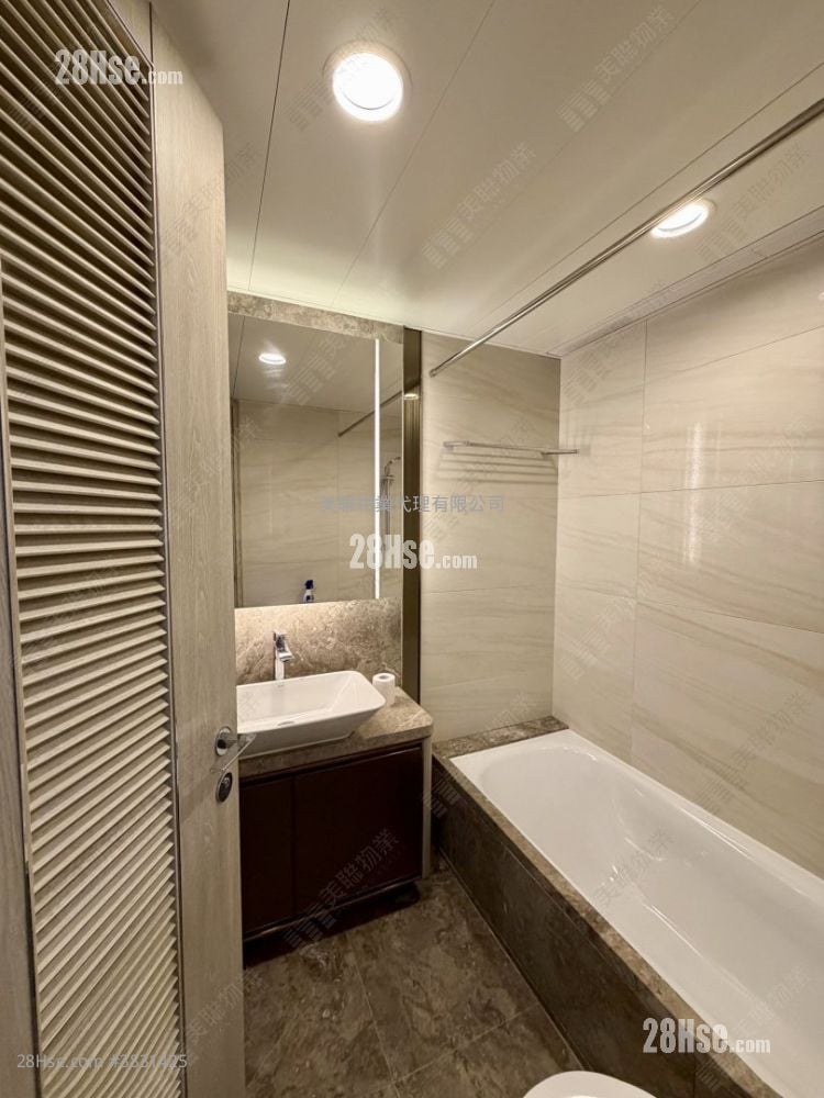 Sea To Sky Sell 2 Bedrooms 482 ft²