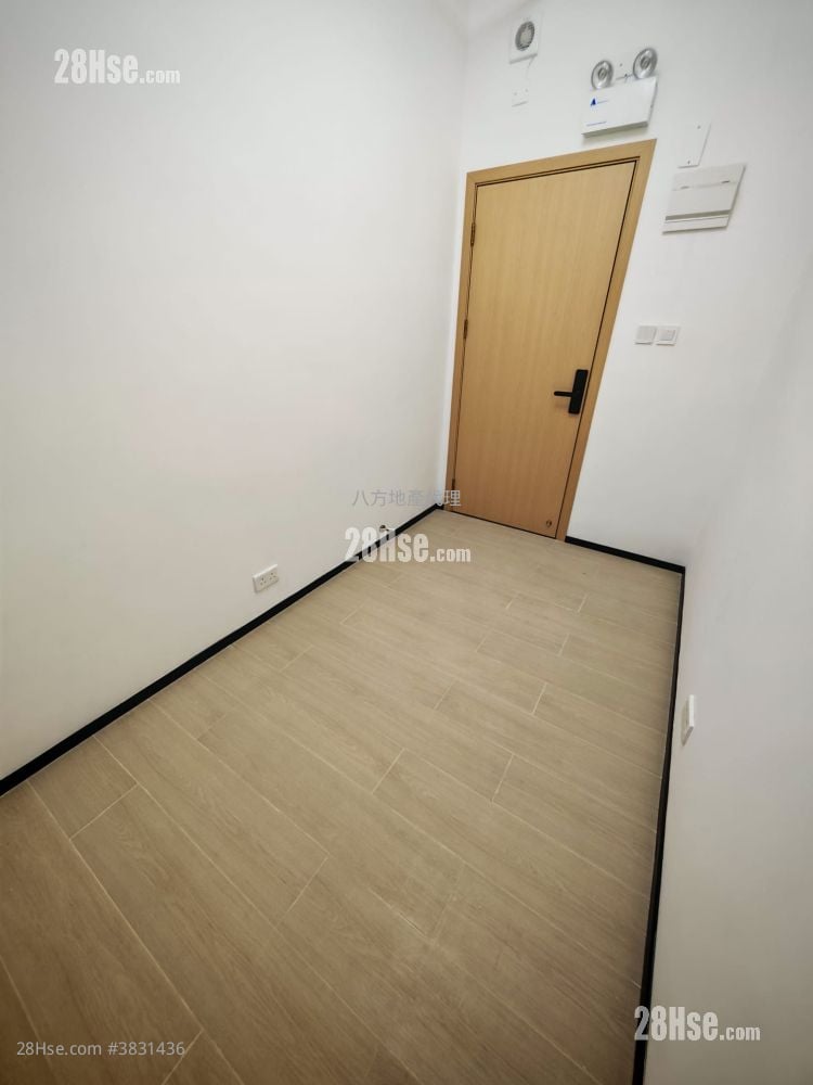 Kwun Tong Industrial Centre Rental Studio , 1 Toilet