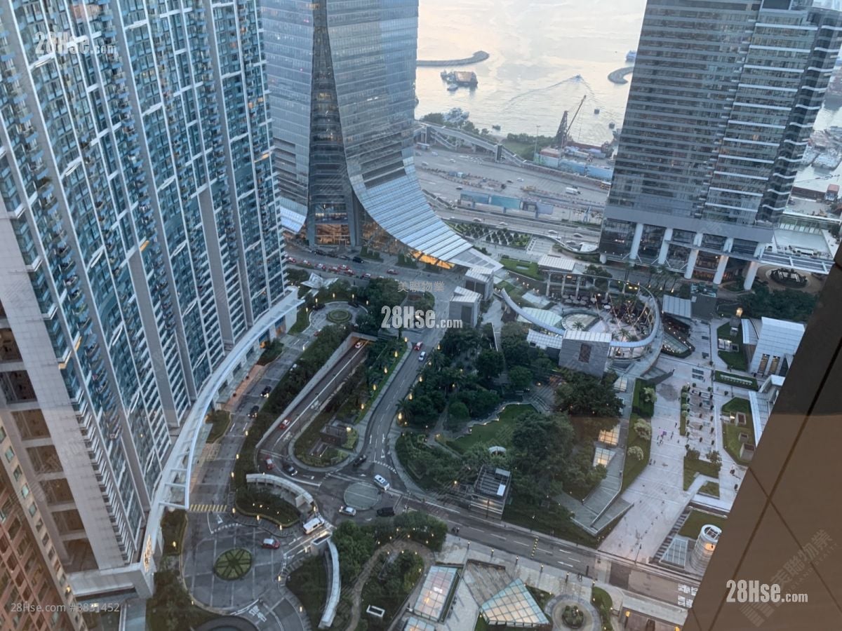 The Arch Sell 2 Bedrooms 534 ft²