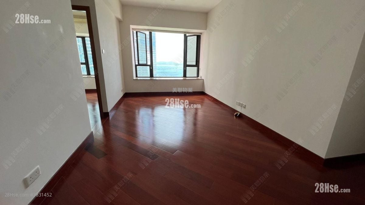 The Arch Sell 2 Bedrooms 534 ft²