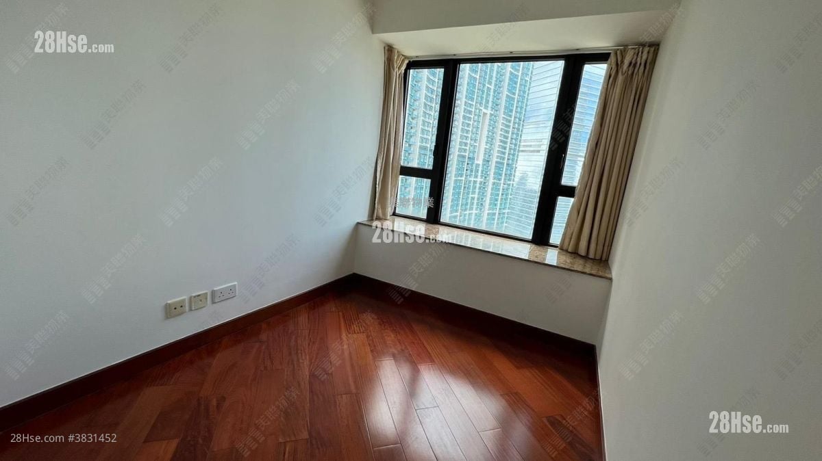 The Arch Sell 2 Bedrooms 534 ft²