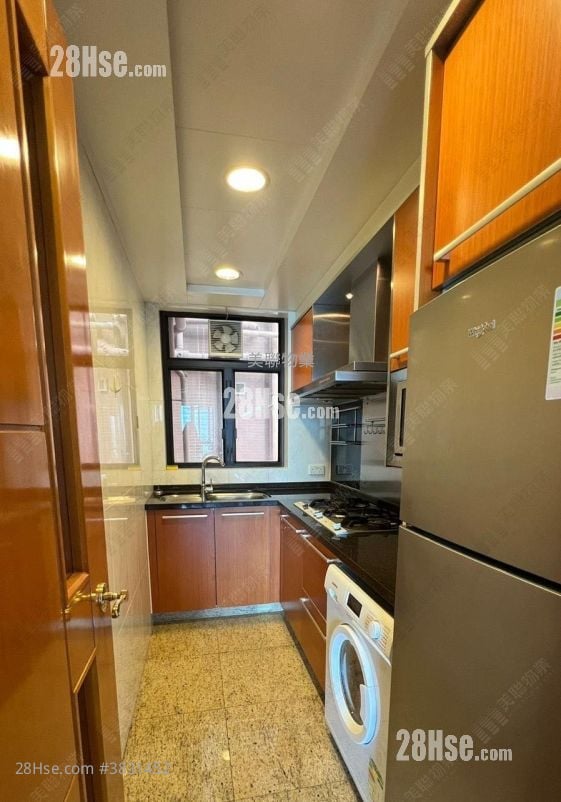 The Arch Sell 2 Bedrooms 534 ft²