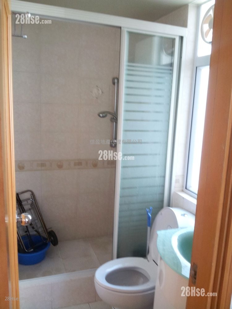 Hung Yat Building Sell 2 Bedrooms , 1 Bathroom 342 ft²