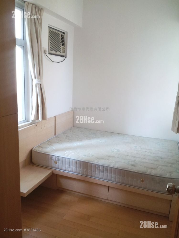 Hung Yat Building Sell 2 Bedrooms , 1 Bathroom 342 ft²