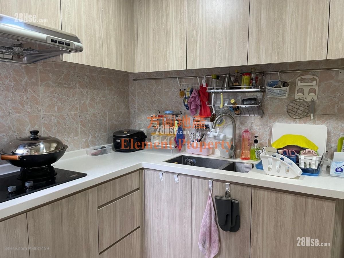 Laguna City Sell 3 Bedrooms , 2 Bathrooms 748 ft²