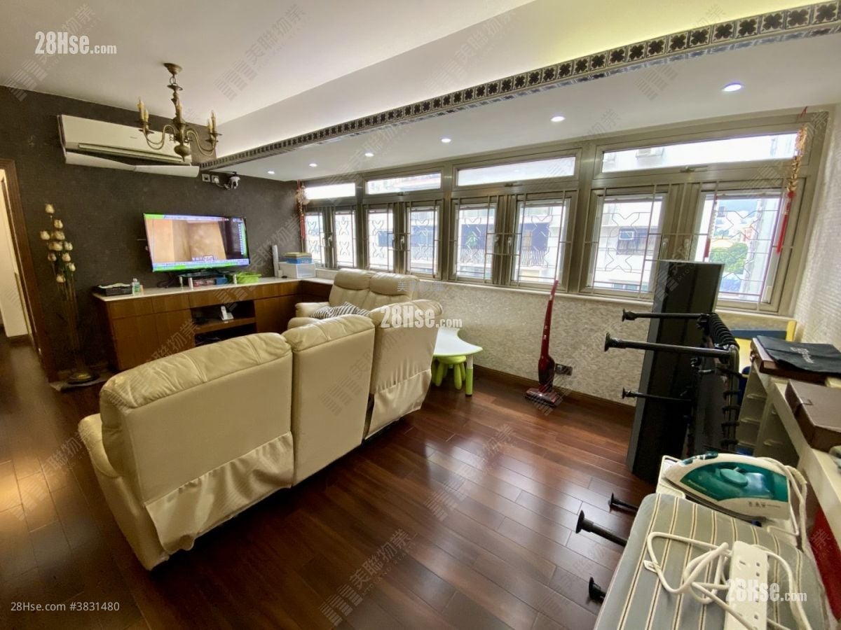Gallant Court Sell 3 Bedrooms 1,292 ft²