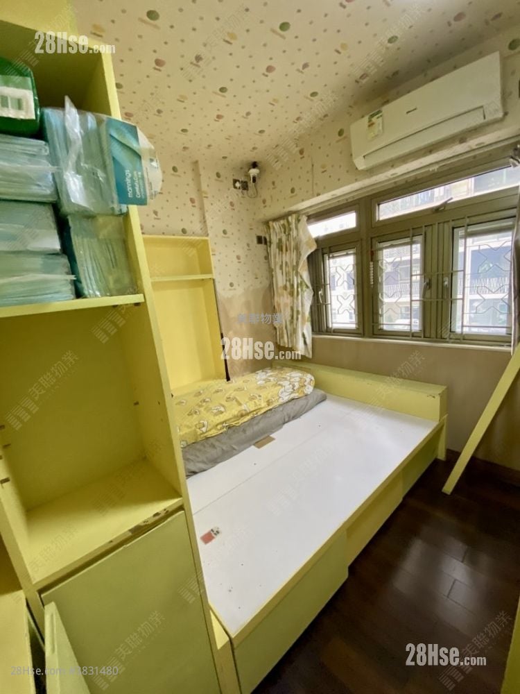 Gallant Court Sell 3 Bedrooms 1,292 ft²