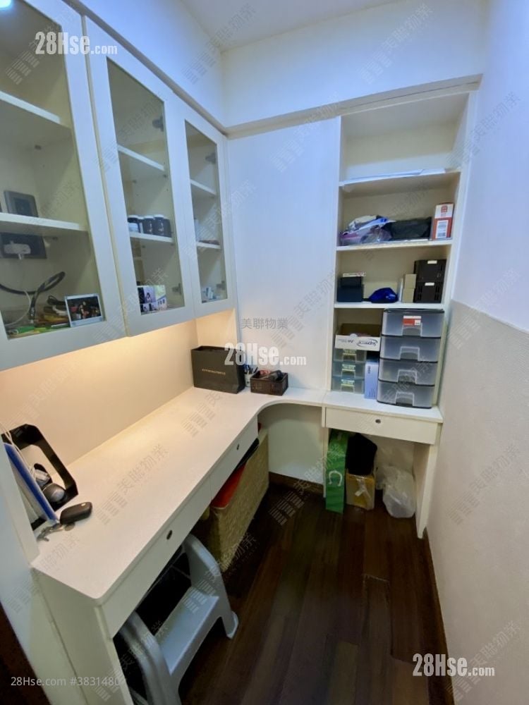 Gallant Court Sell 3 Bedrooms 1,292 ft²
