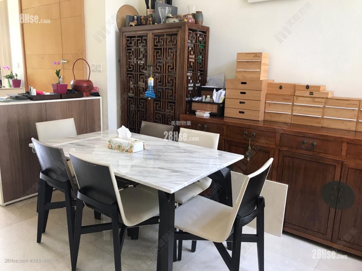 The Green Sell 3 Bedrooms , 4 Bathrooms 1,423 ft²