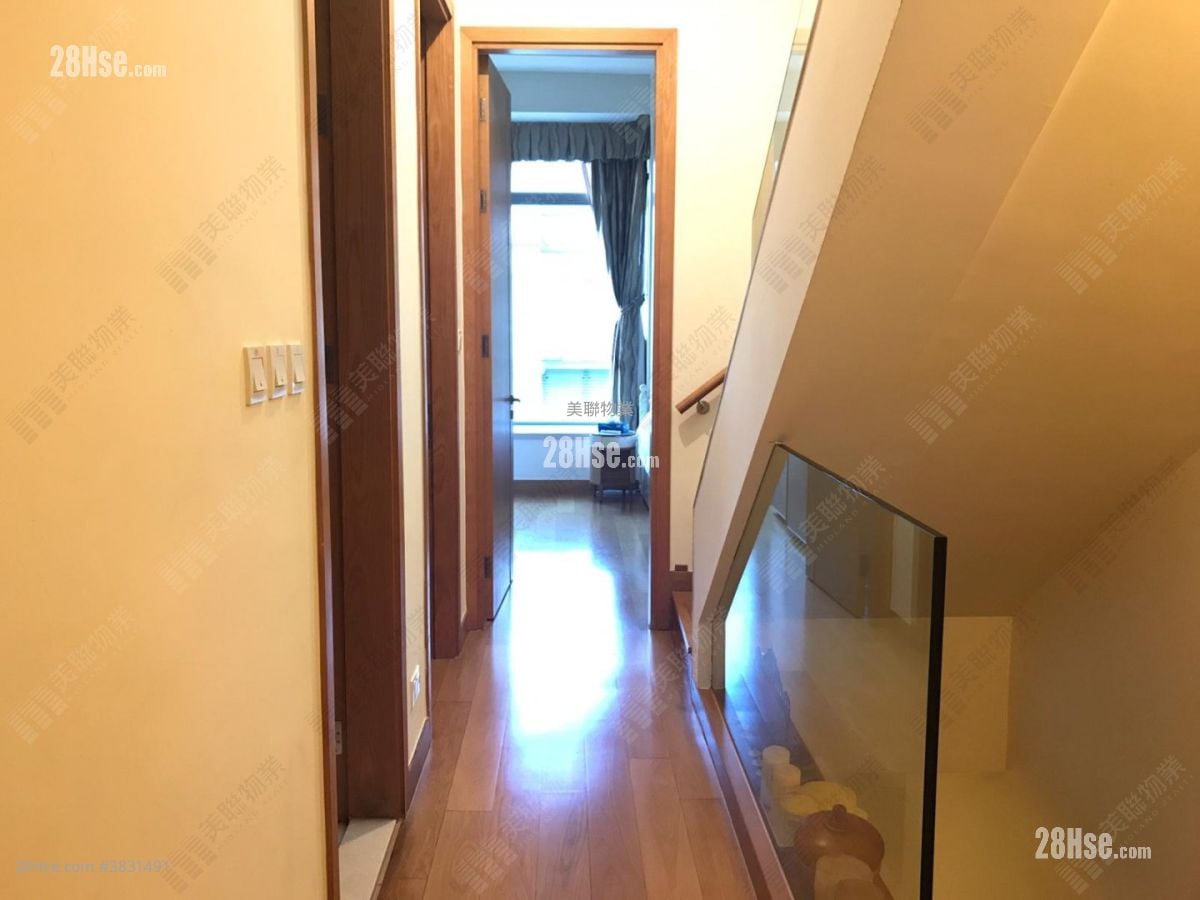The Green Sell 3 Bedrooms , 4 Bathrooms 1,423 ft²