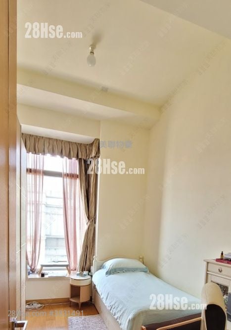 The Green Sell 3 Bedrooms , 4 Bathrooms 1,423 ft²