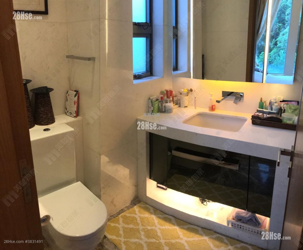 The Green Sell 3 Bedrooms , 4 Bathrooms 1,423 ft²